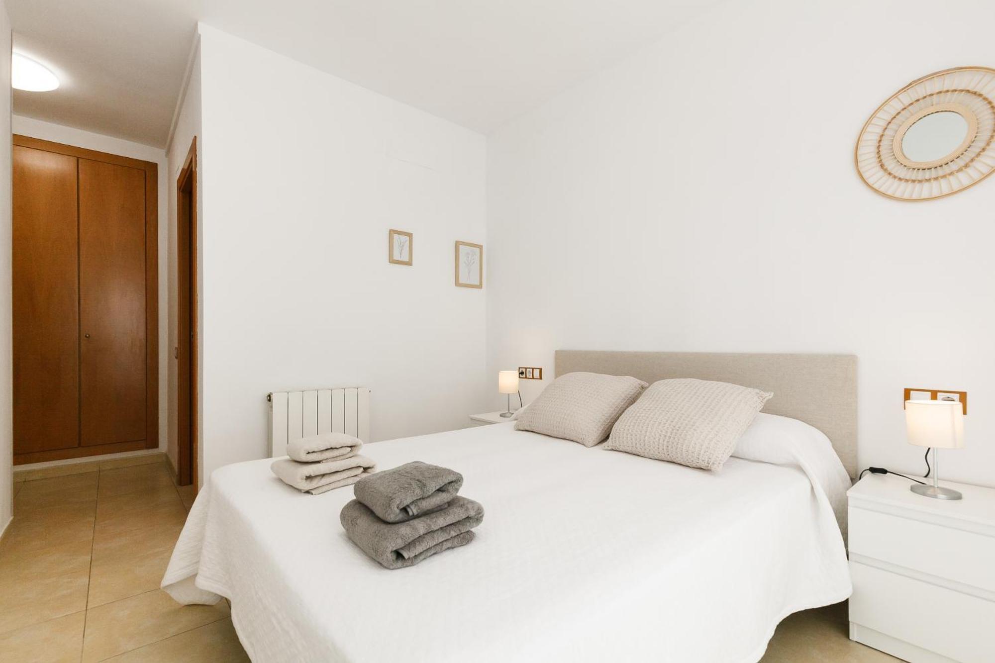 Uhc Els Pins Apartments Салоу Экстерьер фото